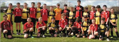  ??  ?? Players from Mallow United AFC and Tregor FC (Treguier, France) pictured at St. Gobnait’s Park last weekend during the visit of the French side to Mallow.