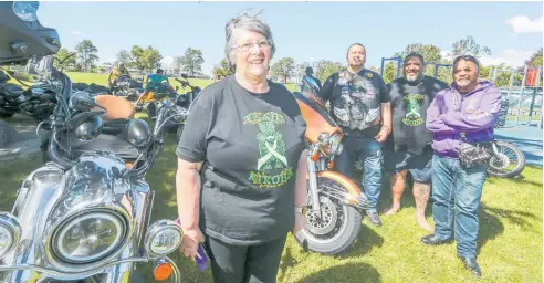  ?? Photo / Paul Taylor ?? White Ribbon riders Cathy Tawera, with, from left. Dempsey Broad, Tame Ngaheke, and Morros Tarei, sharing their stories at the Camberley community centre.