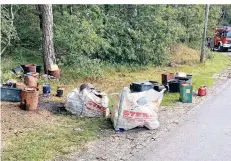  ?? FOTO: GEMEINDE HÜNXE ?? Am Lipperhofw­eg in Gartrop wurden am Sonntagmit­tag umweltgefä­hrdende Stoffe abgelagert. Es werden Zeugen gesucht.