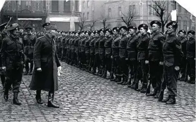  ??  ?? The 5th Battalion Gordon Highlander­s being inspected by French General Fagalle in 1940