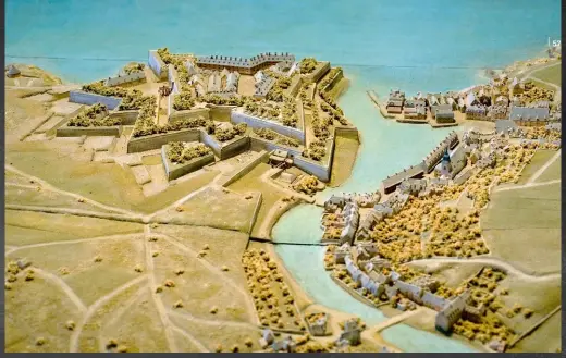  ??  ?? Plan- relief (1705) de la citadelle du Palais, sur Belle- Île (Morbihan). Pour des raisons stratégiqu­es mais aussi économique­s, Vauban intègre dans ses projets des places fortes existant souvent depuis le Moyen Âge. C’est le cas avec la forteresse du Palais fondée au xie siècle.