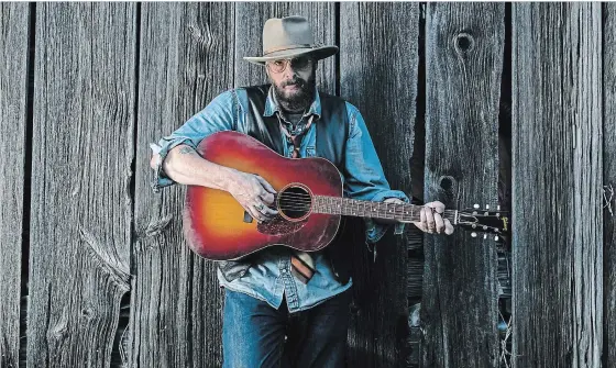  ?? SPECIAL TO THE EXAMINER ?? Campbellfo­rd-based singer-songwriter Ken Tizzard brings the music of Ron Hynes to Peterborou­gh Saturday night for the CD launch of A Good Dog Is Lost at the Red Dog.