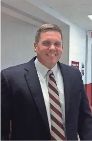  ?? DANIEL CONNOLLY ?? Colliervil­le High School Principal Chip Blanchard is taking a new job as head of school at Rossville Christian Academy.