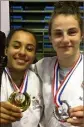  ??  ?? Maryline Louis-Sidney s’impose devant Gaëtane Deberdt, sa coéquipièr­e du Nice Judo.