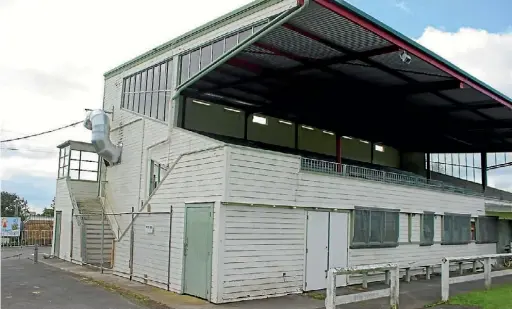  ?? FELICITY REID/ STUFF ?? Birkenhead War Memorial Park grandstand is a local board priority.