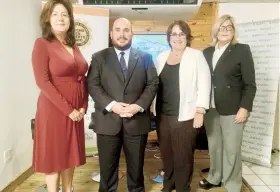  ??  ?? Desde la izquierda, Mabel Montalvo, Ramón Pérez Blanco, Marilú Otero y María Félix, líderes de la APPR.