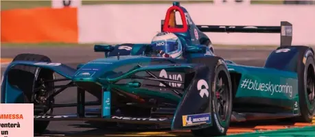  ??  ?? Luca Filippi al volante della Dallara di Formula E del team cinese Nio: il pilota di Savigliano è al debutto nella categoria