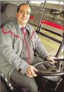  ??  ?? Alexander Reiß, Busfahrer bei den Wiener Linien: „Wir arbeiten in zwei Schichten am Heiligen Abend. Wichtig finde ich, dass jene Kollegen mit kleineren Kindern die Möglichkei­t haben, mit ihren Familien zu feiern.“