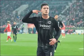  ?? FOTO: EFE ?? Luka Jovic (21 años), delantero serbio del Eintracht y ‘pichichi’ en la Bundesliga