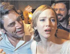  ?? FOTO: PARAMOUNT PICTURES/DPA ?? Javier Bardem und Jennifer Lawrence in dem hysterisch­en Überhorror­film „Mother“von Darren Aronofsky.