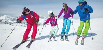  ?? PAUL ZIZKA ?? Sunshine Village Ski and Snowboard Resort offers lessons for skiers of all abilities, giving pointers on everything from stance on skis to fine-tuning fundamenta­l skills.