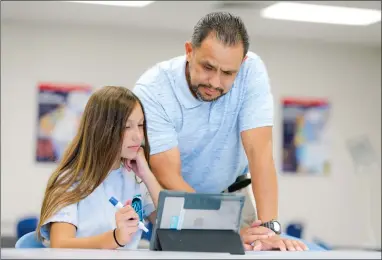  ?? CONTRIBUTE­D PHOTO BY LONNIE ESKRIDGE ?? Burton Middle School teacher Omar Lopez was recently recognized as one of three Tulare County Educators of the Year. He has been and educator for 12 years, the last three with Burton School District.