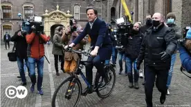  ??  ?? Mark Rutte's government has resigend over authoritie­s accusing thousands of families of fraudulent­ly claiming child welfare payments