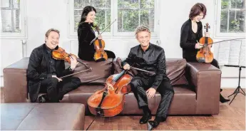  ?? FOTO: FRANK ROSSBACH ?? Das Minguet Quartett spielt am 6. Oktober im Schloss Achberg. Das liegt zwischen Wangen im Allgäu und Lindau (Bodensee).