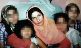  ?? FOTO: PRIVAT ?? Parwin sammen med døtrene før de skilte lag i Pakistan for tre år siden. I dag er den eldste 14 år, den yngste 8.