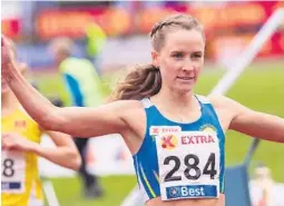  ?? FOTO: NTB SCANPIX ?? NM-GULL: Hedda Hynne løp inn til gull på 800 meter under NM på Byrkjelo, og hun var veldig glad etterpå.