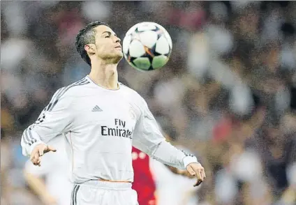  ?? FOTO.: JA SIRVENT ?? Cristiano Ronaldo El crack portugués del Real Madrid se ha convertido en el indiscutib­le protagonis­ta del mercado de fichajes