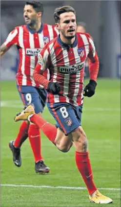  ??  ?? Saúl celebra su gol al Sevilla, el primero que logra esta temporada.