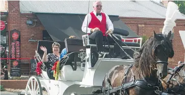  ??  ?? Passenger Karen Lindorff gave her version of a royal wave to the crowd at last year’s Drouin Lights Up Festival.