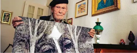  ?? Foto: Kai Uwe Heinrich, dpa ?? Der Maler Gerhard Finke feierte gestern seinen 100. Geburtstag. Er habe alles, was man sich wünschen könne, findet er. Außer eines vielleicht: eine Frau in seinem Leben. Doch das will er ändern.