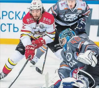  ?? FACEBOOK PHOTO FACEBOOK PHOTO ?? Wojtek Wolski is currently playing in the Kontinenta­l Hockey League. “You’ve got to be ready for anything,” Wolski said of life in the KHL.