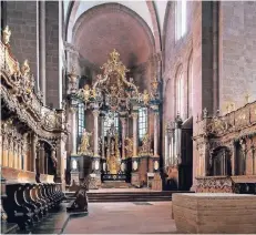  ?? FOTOS (6): FLORIAN MONHEIM ?? Der St.-Peter-Dom in Worms: Ostchor mit Altar von Balthasar Neumann und Chorgestüh­l von Franz Anton Hermann (1755-1759).