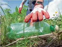  ?? EFE ?? El plan busca quitar la presión del plástico en los ecosistema­s.