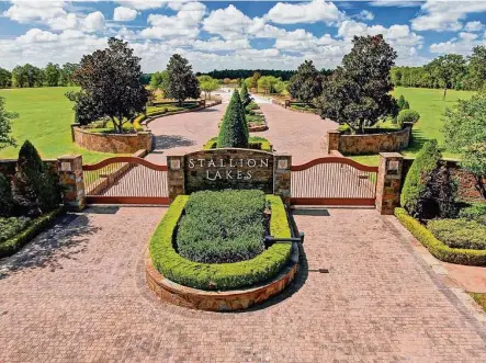  ?? Compass Real Estate ?? Kickerillo Homes and Bill Bean are partnering on a new 394-acre community called Stallion Lakes in Hockley.