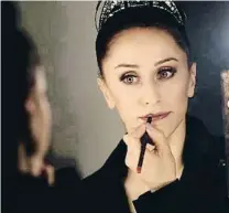  ??  ?? @marianelan­unezoffici­alLos maravillos­os ojos de Núnez, estrella argentina del Royal Ballet