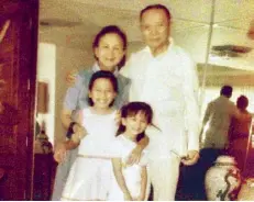  ?? ?? Doting grandparen­ts Vice President Nanding and Mariquit Lopez with great granddaugh­ters Allana Monteliban­o and Celine Lopez, 1982