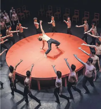  ??  ?? ► Friedemann Vogel bailando Bolero en el Teatro Municipal, en 2014.