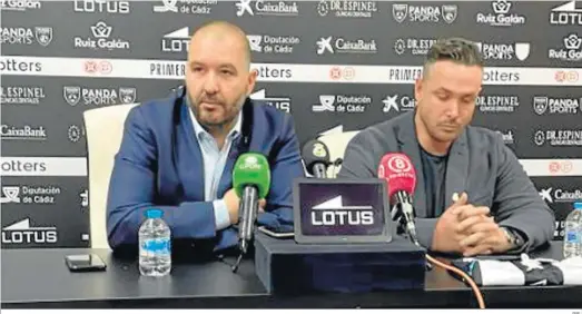  ?? RBL ?? Raffaele Pandalone y Juan Díaz, durante la rueda de prensa.