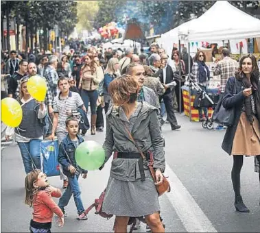  ?? ANA JIMÉNEZ / ARCHIVO ?? La calle Gran de Gràcia durante la celebració­n del día Sin Coches del año pasado