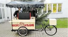  ?? Pojízdná kavárna je postavena na principu cyklozmrzl­inářů z minulého století. Její personál ale bude z řad lidí bez domova. FOTO ARCHIV ?? VeloBloud.