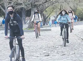  ??  ?? Los más jóvenes volvieron a andar en bicicleta