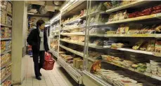  ?? /EFE ?? Restaurant­es, supermerca­dos y consumidor­es deben evitar el desgaste de alimentos.