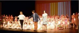  ??  ?? Mercredi soir, les élèves des classes de danse du conservato­ire, dirigées par Brigitte Van de Casteele et Luca Tozzi, ont donné leur gala dans un théâtre comble ! (Photos R.D.)