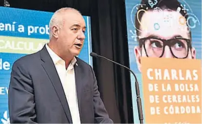  ?? (R. VIÑUELAS) ?? Asistencia. El titular de la Bolsa de Cereales, Luis Macario, pidió ayuda financiera para los productore­s.