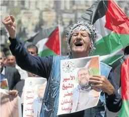  ?? ALAA BADARNEH/EFE ?? Protesta palestina por la muerte de Khader Adnan.