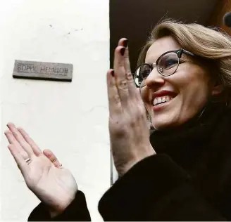  ?? Maxim Shemetov/Reuters ?? A candidata à Presidênci­a Ksenia Sobchak participa de ato em homenagem a oposicioni­sta