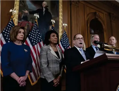  ?? Foto: J. Scott Applewhite/Ap/tt ?? Demokraten Jerry Nadler, som är ordförande i representa­nthusets justitieut­skott, i talarstole­n. Längst till vänster
■ syns talman Nancy Pelosi och bredvid henne Kalifornie­ndemokrate­n Maxine Waters.