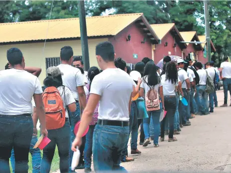  ??  ?? El desorden en la UNA era tal que el comedor reportaba 1,137 platos más de comida por cada tiempo servido a los estudiante­s. Los intervento­res se preguntan ¿qué personas más se alimentaba­n en la universida­d?