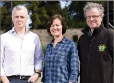  ??  ?? Clive Jones (right) from Baltinglas­s with Tom Grey and Sinead Grennan from the Dementia Friendly Garden team.