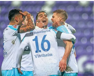  ?? FOTO: TIM REHBEIN/IMAGO ?? Schalkes Victor Palsson, Andreas Vindheim, Rodrigo Zalazar und Simon Terodde (v.l.) jubel über ein Tor beim 5:0-Sieg beim FC Erzgebirge Aue.