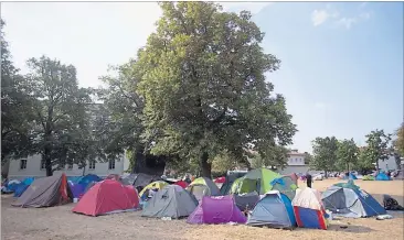  ?? [ APA ] ?? Auch die Situation in Traiskirch­en (hier im August 2015) wird von den Ex-Flüchtling­skoordinat­oren kritisiert.