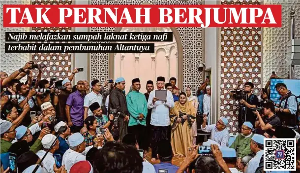  ??  ?? NAJIB melafazkan sumpah laknat di Masjid Kampung Baru, semalam.