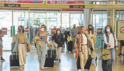  ?? // FRANCIS SILVA ?? Llegada de pasajeros a la estación María Zambrano de Málaga