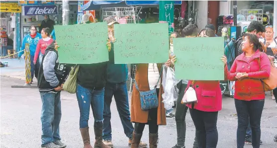  ?? LEONEL ROCHA/ARCHIVO ?? A finales del pasado diciembre, los maestros del Colegio realizaron varias protestas para exigir el pago de su aguinaldo y prestacion­es.