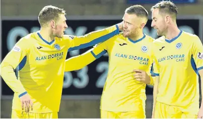  ?? Pictures: PPA/SNS. ?? Left: veteran Saints forward Steven MacLean pictured during training yesterday as he prepares for today’s derby clash at McDiarmid Park; top: MacLean in action against Dundee’s Glen Kamara in the meeting between the two sides at Dens in September;...