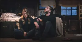  ?? ?? Melissa Roxburgh and Josh Dallas in “Manifest”